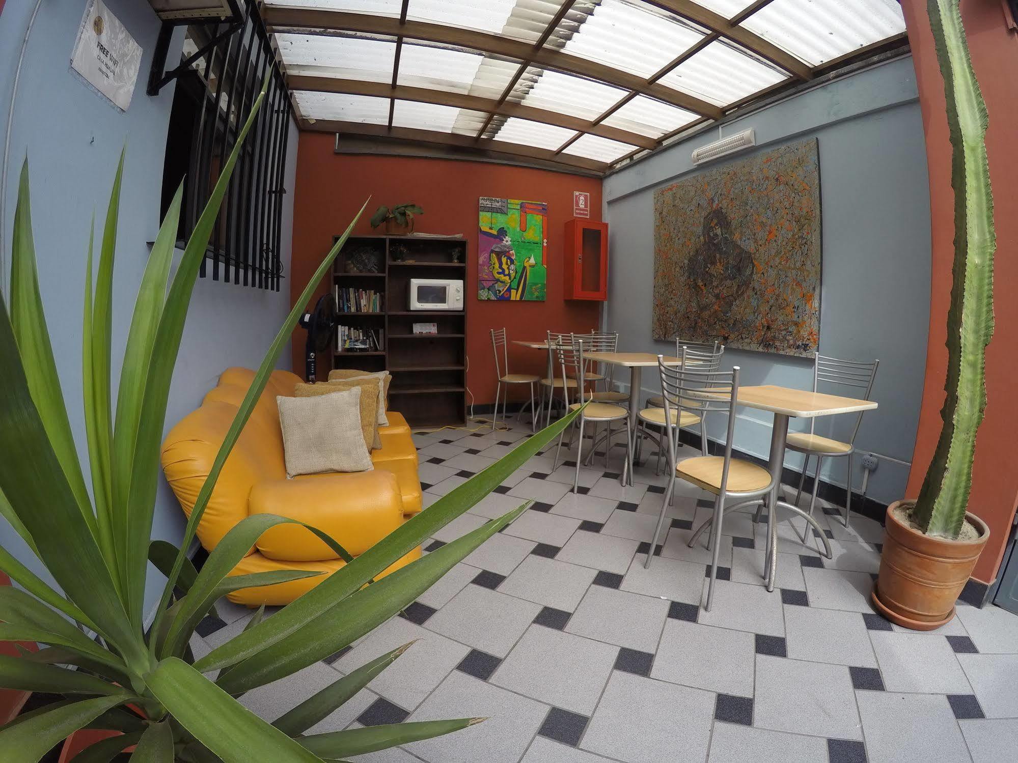 Casa Hualpa Hostel Lima Exterior photo